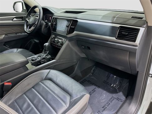 Used 2023 Volkswagen Atlas SEL Premium image 32