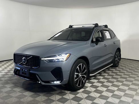 Used 2023 Volvo XC60 B5 Plus w/ Climate Package image 4
