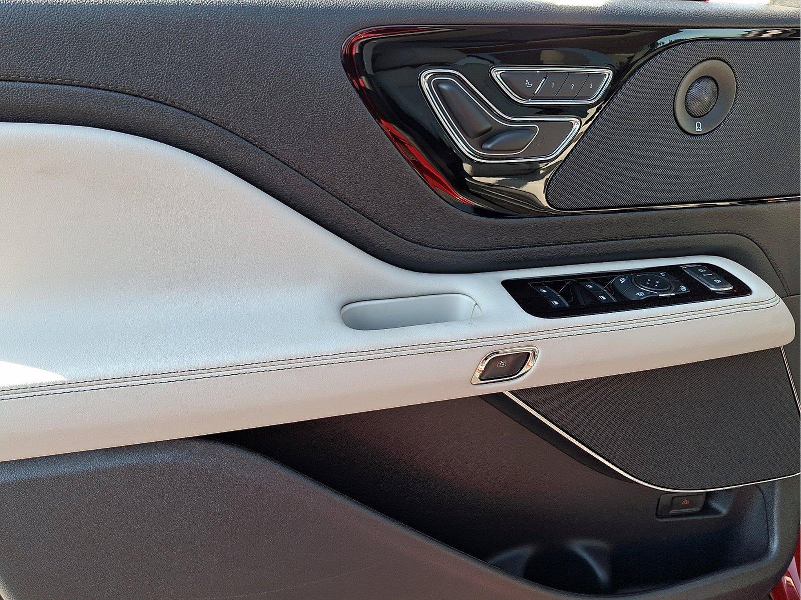 New 2026 Lincoln Aviator AWD image 7