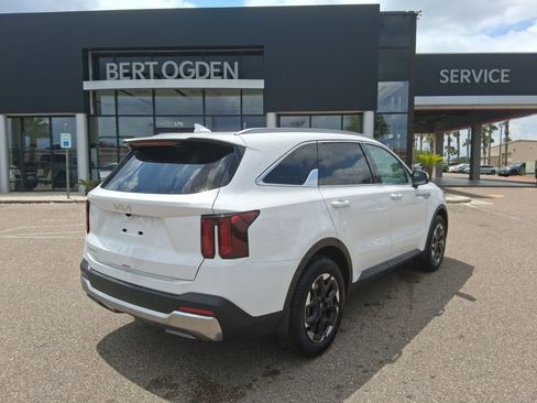 New 2026 Kia Sorento S w/ S Panoramic Sunroof Package FWD image 4