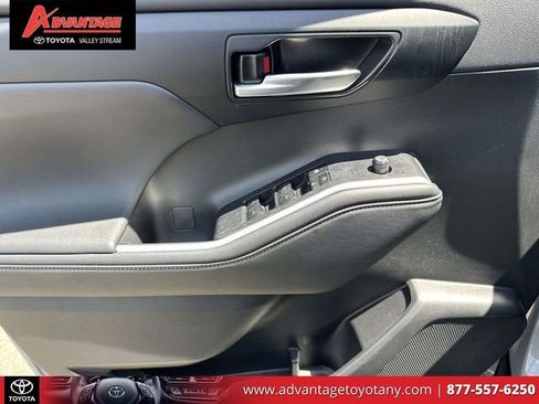 Certified 2024 Toyota Highlander XLE AWD/4WD image 22