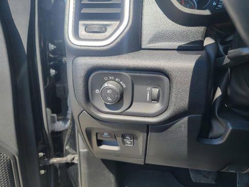 Used 2023 RAM 1500 Big Horn AWD/4WD image 15