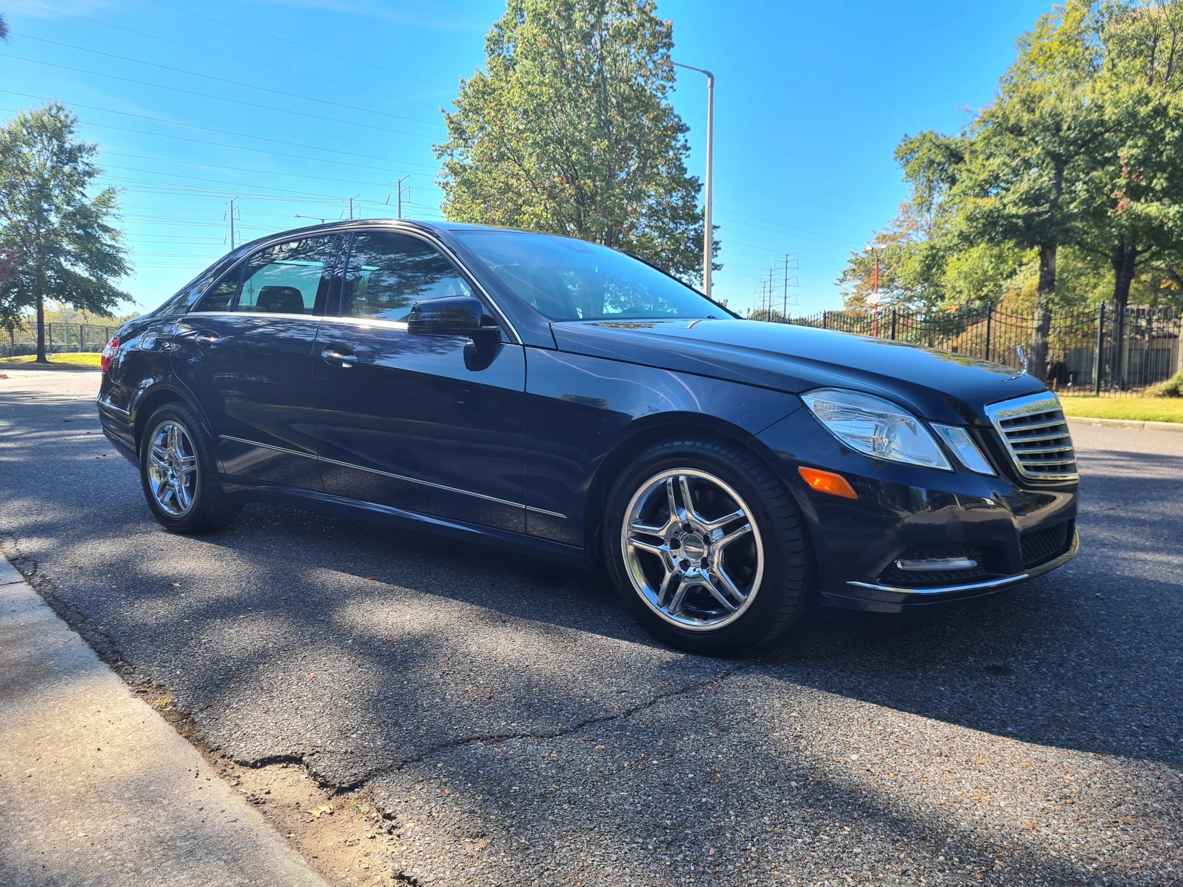 Used 2013 Mercedes-Benz E 350 Sedan image 4