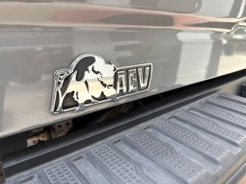 Used 2025 GMC Sierra 2500 AT4X w/ AT4X AEV Edition AWD/4WD image 12