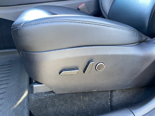 Used 2025 Tesla Model Y Long Range RWD image 22