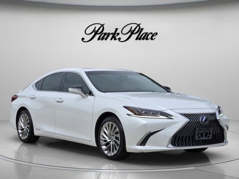 Used 2019 Lexus ES 300h w/ Accessory Package 2 FWD image 7