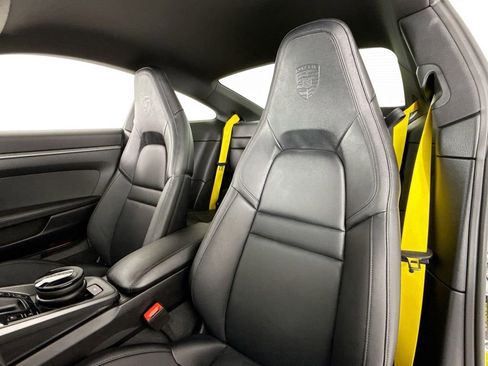 Used 2025 Porsche 911 Carrera image 16