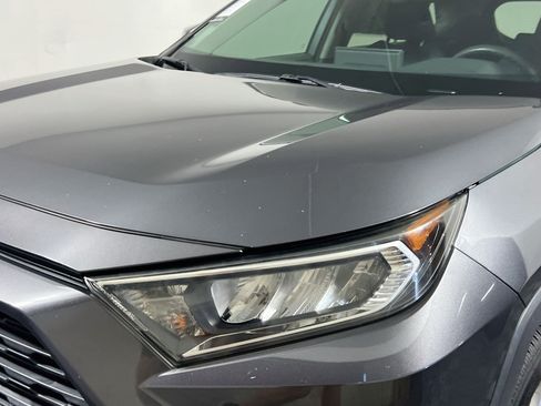 Used 2019 Toyota RAV4 XLE FWD image 11