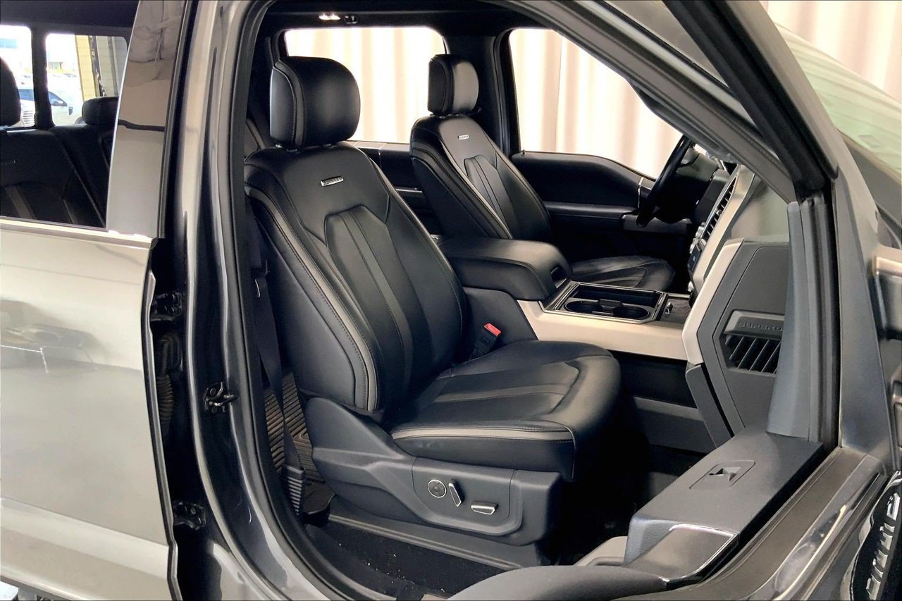 Used 2019 Ford F250 Platinum w/ Platinum Ultimate Package AWD/4WD image 16
