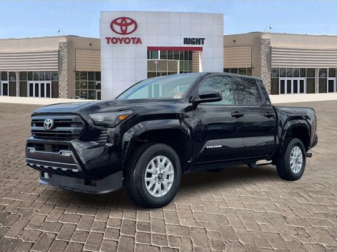 Certified 2025 Toyota Tacoma SR5 image 2