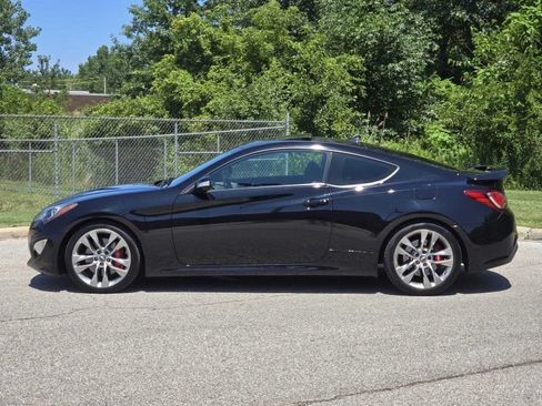 Used 2014 Hyundai Genesis 3.8 RWD image 18