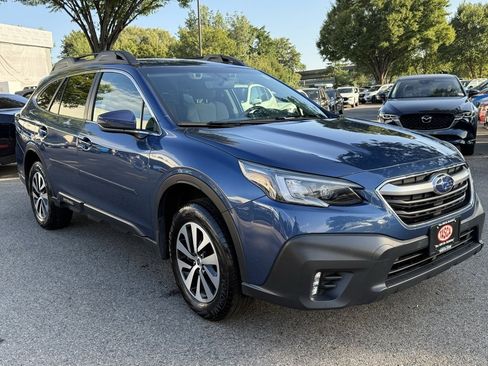 Used 2022 Subaru Outback Premium image 4
