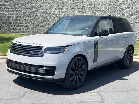 New 2026 Land Rover Range Rover SV AWD/4WD image 2
