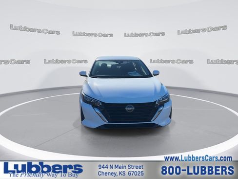 Used 2024 Nissan Sentra SV image 3