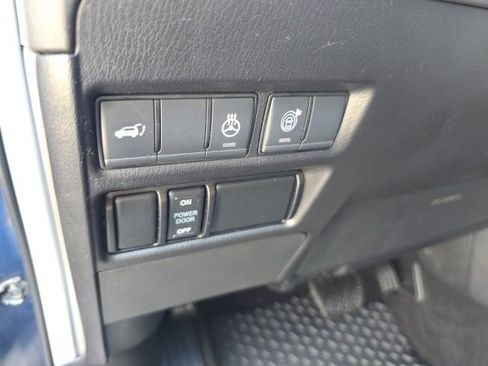 Used 2023 Nissan Armada SL w/ Captain's Chairs Package AWD/4WD image 18