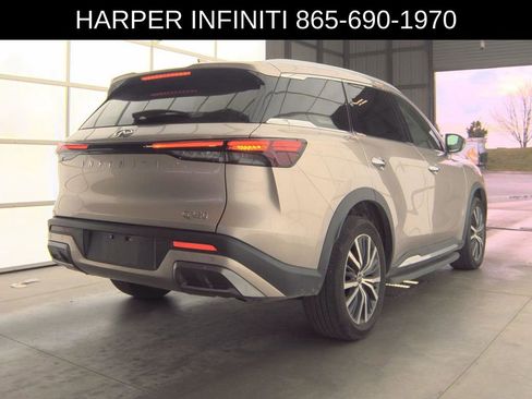 Used 2025 INFINITI QX60 Sensory w/ Vision Package image 3