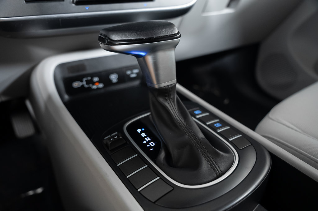 Certified 2025 Hyundai Kona SEL FWD image 33