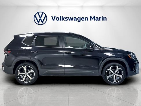 New 2025 Volkswagen Taos SEL image 6
