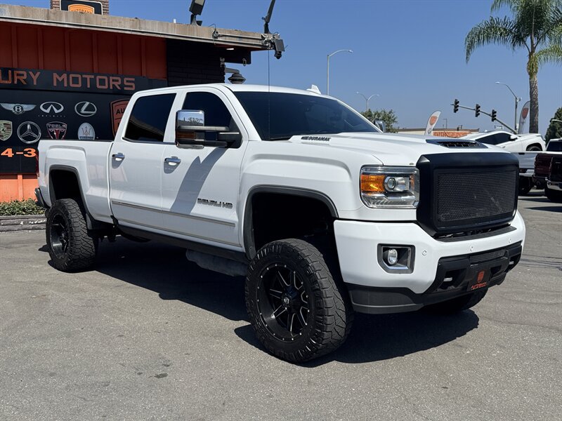 Used 2019 GMC Sierra 2500 Denali w/ Duramax Plus Package AWD/4WD image 23