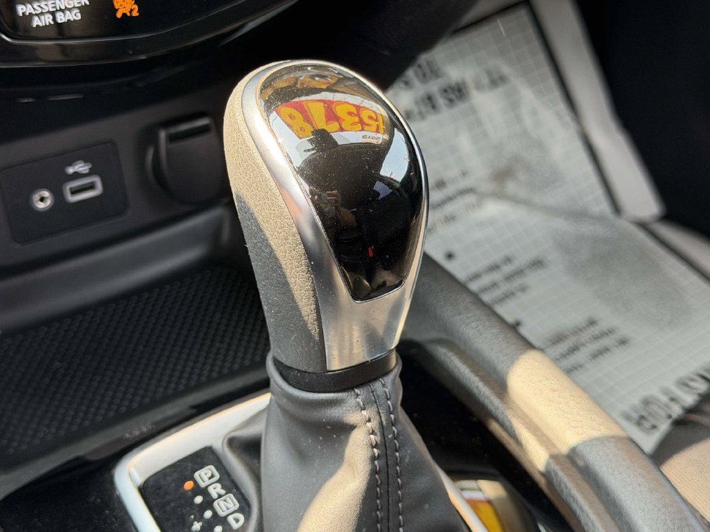Used 2019 Nissan Rogue S AWD/4WD image 30