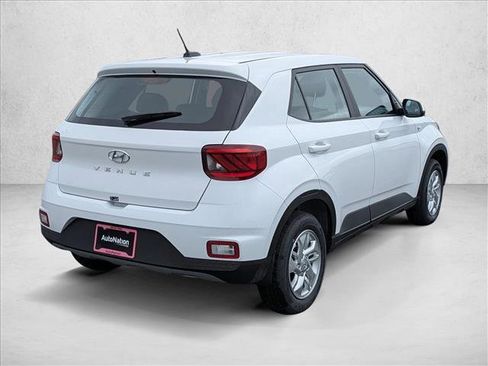 New 2026 Hyundai Venue SE image 5
