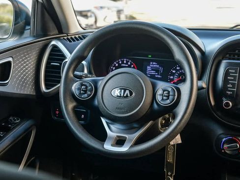 Used 2020 Kia Soul LX image 12