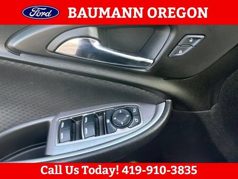 Used 2025 Chevrolet Malibu LT FWD image 17