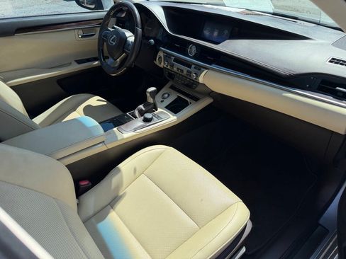 Used 2016 Lexus ES 350 w/ Premium Package w/Wood Trim FWD image 15