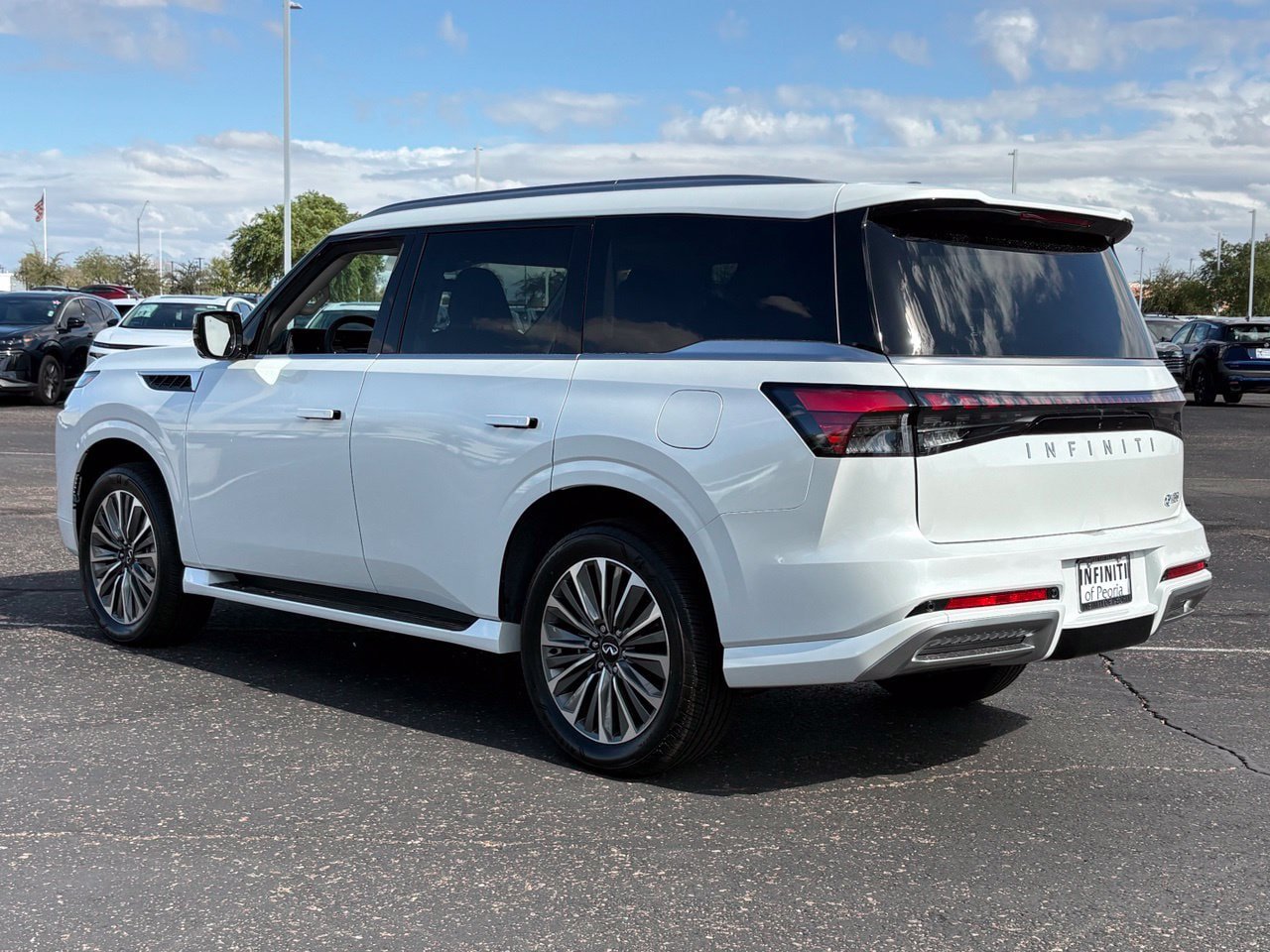 New 2027 INFINITI QX80 Luxe RWD image 4