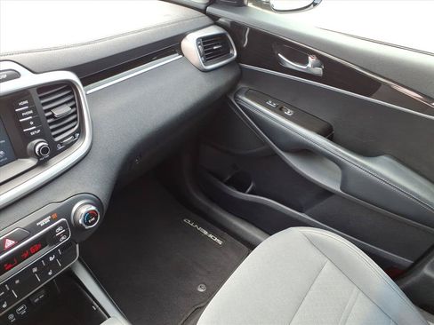 Used 2019 Kia Sorento AWD w/ LX Convenience Package image 35