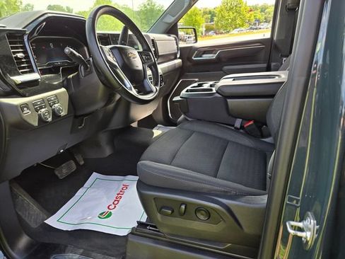 Used 2025 Chevrolet Silverado 1500 LT AWD/4WD image 10