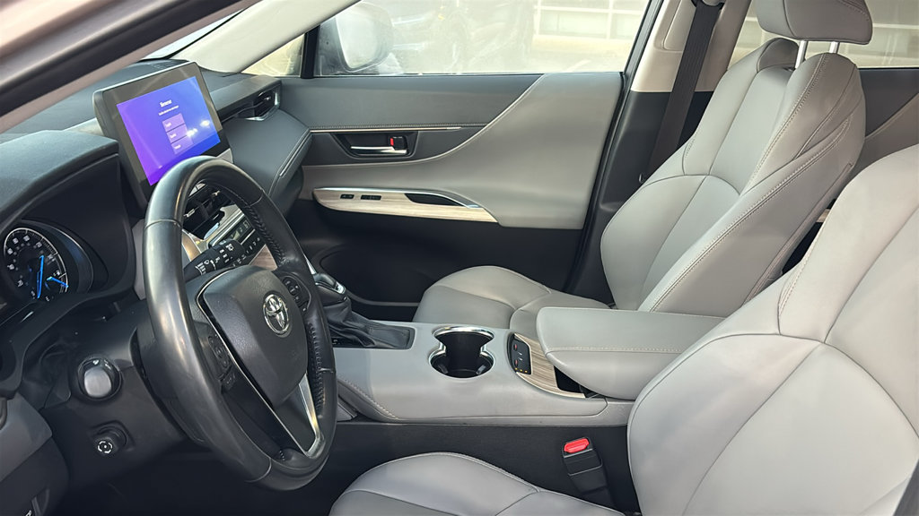 Used 2024 Toyota Venza XLE AWD/4WD image 28
