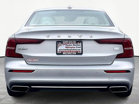 Used 2022 Volvo S60 T8 Inscription image 4