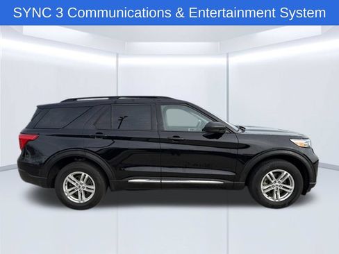 Used 2024 Ford Explorer XLT w/ Equipment Group 202A AWD/4WD image 2