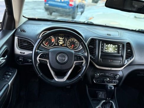 Used 2018 Jeep Cherokee Altitude image 5