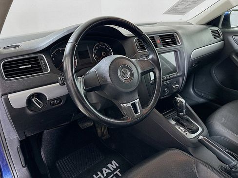 Used 2013 Volkswagen Jetta SE image 9