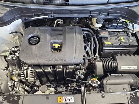 Certified 2025 Kia Soul LX w/ LX Technology Package FWD image 28