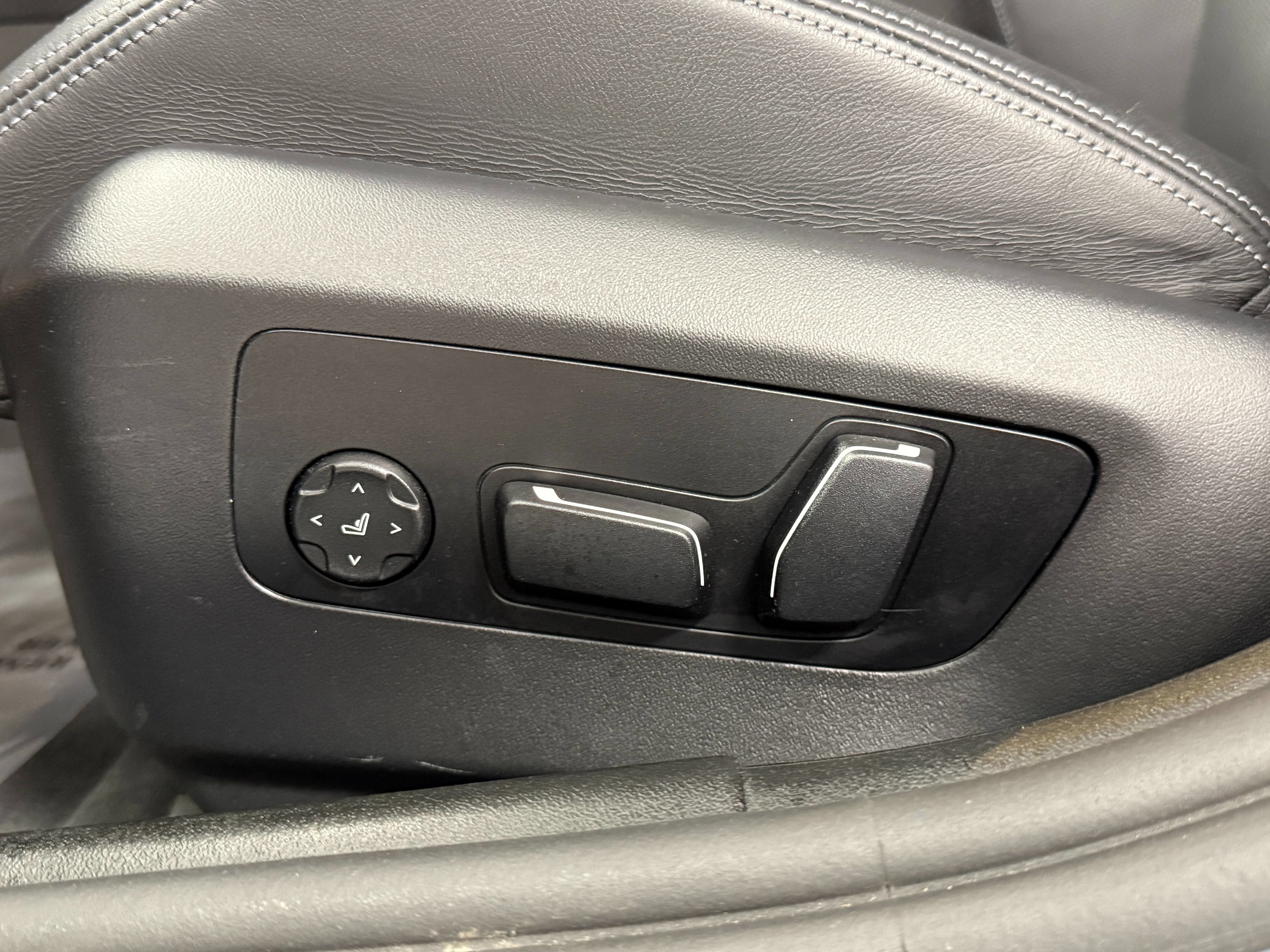 Used 2025 BMW M5 Touring AWD/4WD image 39