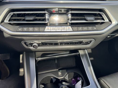 Used 2022 BMW X5 xDrive40i w/ Parking Assistance Package AWD/4WD image 20