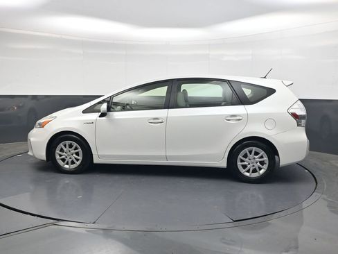 Used 2014 Toyota Prius V Three FWD image 7