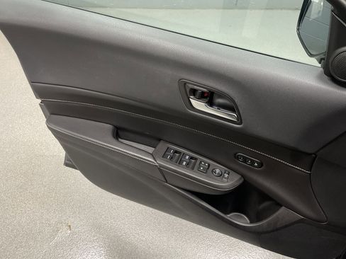 Used 2019 Acura ILX w/ Premium Package image 9