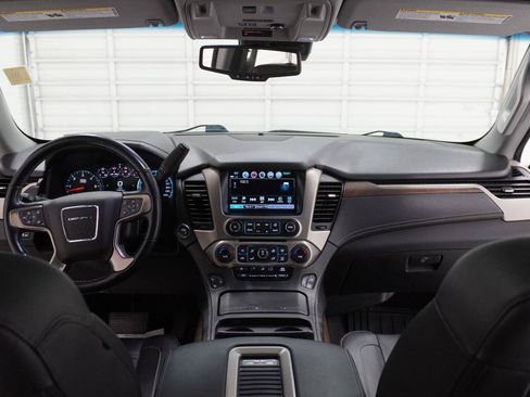 Used 2020 GMC Yukon Denali w/ Denali Ultimate Package RWD image 28