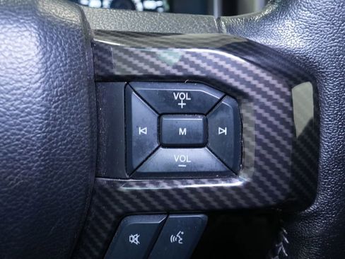 Used 2019 Ford F150 Lariat image 38