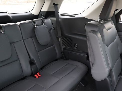 New 2026 Ford Explorer Active w/ Active Comfort Package image 17