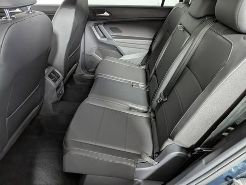 Used 2019 Volkswagen Tiguan SE FWD image 38