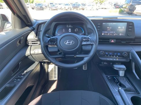 Used 2025 Hyundai Elantra Sport FWD image 12