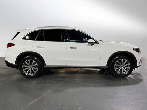 Used 2025 Mercedes-Benz GLC 300 4MATIC image 2