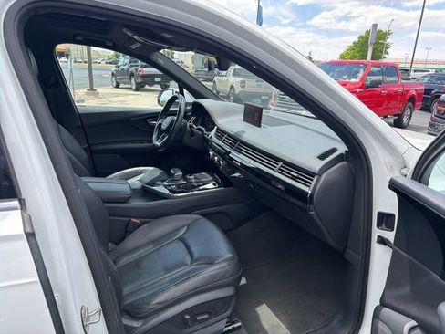 Used 2017 Audi Q7 3.0T Premium Plus w/ Premium Plus Package AWD/4WD image 29