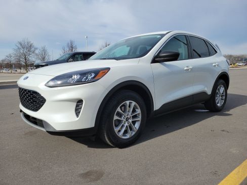 Certified 2022 Ford Escape SE w/ Convenience Package image 2