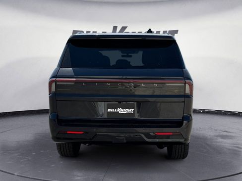 New 2026 Lincoln Navigator Reserve AWD/4WD image 4